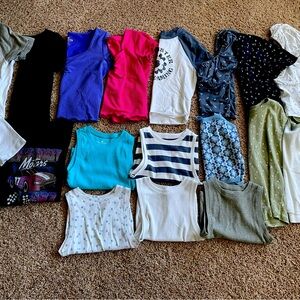 Hollister short sleeve and sleeveless bundle, size small, qty 18